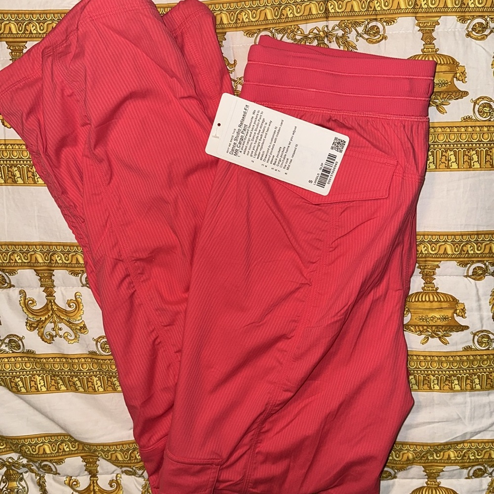 NWT lululemon athletica Pink Dance Studio Relaxed-Fit Mid-Rise Cargo Pant - Picture 11 of 13